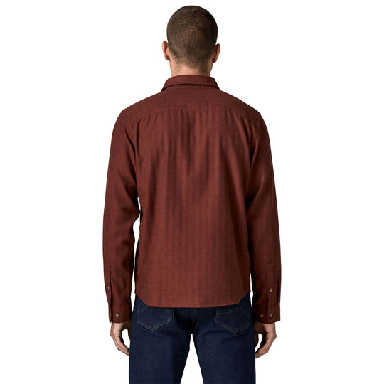 Patagonia Men's Long-Sleeved Lightweight Fjord Flannel Shirt Mirror Weave: Rusty Red Image 04