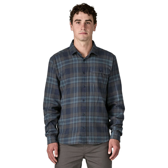 Patagonia Men's Long-Sleeved Lightweight Fjord Flannel Shirt Paw: Smolder Blue Image 02