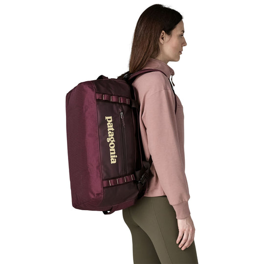 Patagonia Black Hole Duffel 40L Berry Fig Image 03