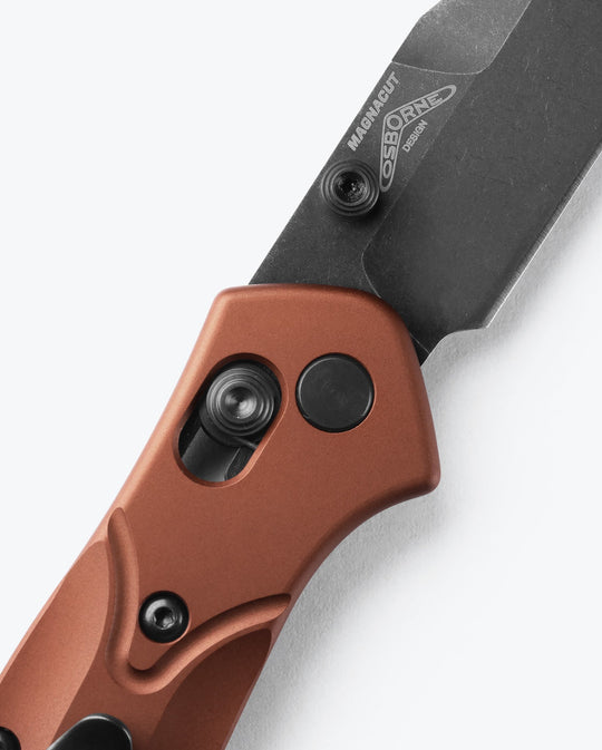 Benchmade 945BK-03 Mini Osborne AXIS lock close up